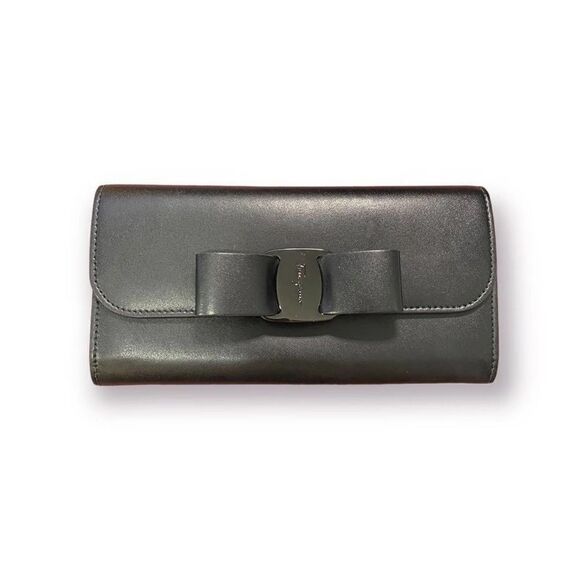 Salvatore Ferragamo Calfskin Leather Continental Bow Wallet - Picture 1 of 10